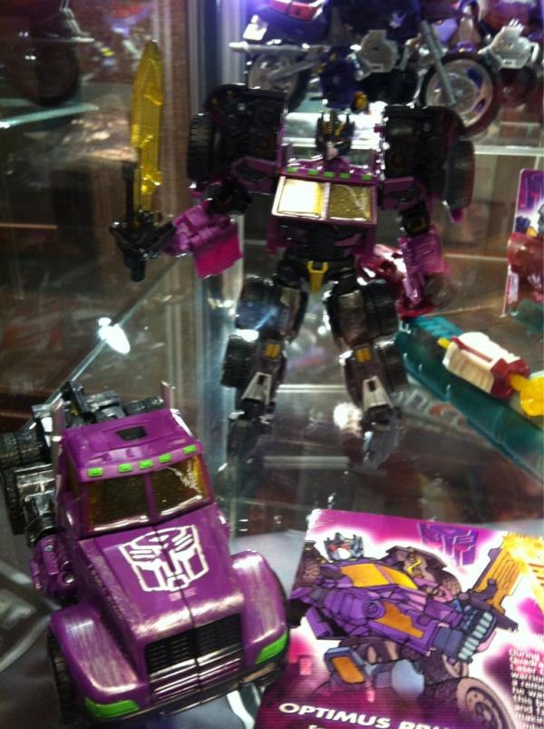 BotCon 2012 Exclusives Shattered Glass Optimus Prime Octopunch Junkions  (1 of 5)